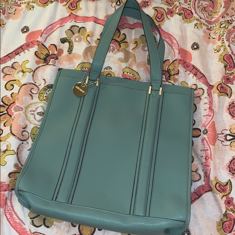 Medium/ large purse.